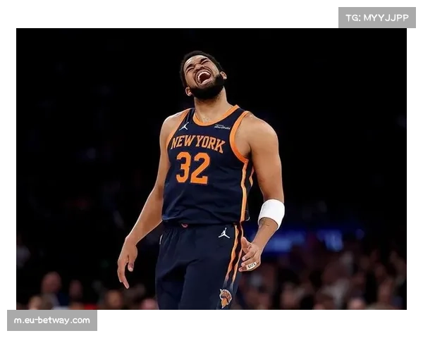 唐斯三分38.5%成空间型五号位 尼克斯中锋技术转型成功